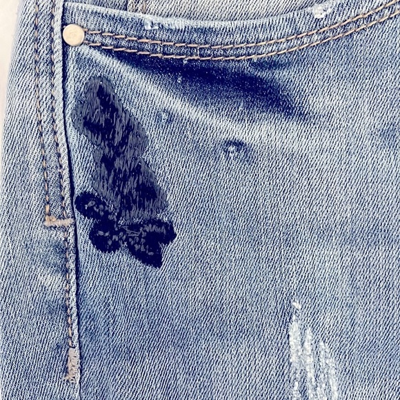 Find. Ladies jeans with hip embroidery 33X28 - Picture 6 of 15